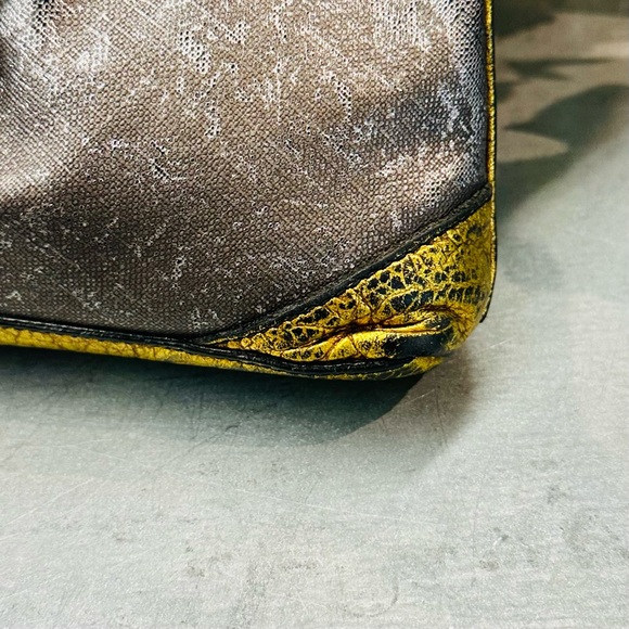 Authentic Burberry Metallic Distressed Clutch Pouch - Picture 11 of 14